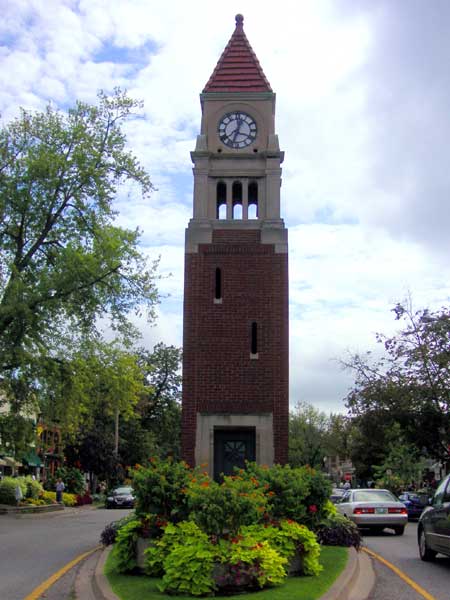 Cenotaph at the centre of town